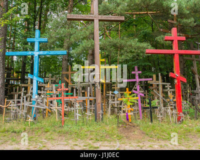 Grabarka, Polen - 14. August 2016: Aus Holz, Coroful orthodoxen Kreuze auf dem Heiligen Berg Grabarka. Stockfoto