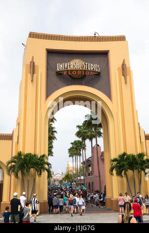 Touristen in die Universal Studios, Universal Orlando Resort, Orlando, Florida, USA Stockfoto