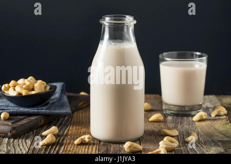 Gesunde Bio Cashew Milch Milchprodukte kostenlose Alternative Stockfoto