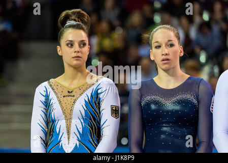 Pauline Schäfer (GER) und Zsofia Kovacs (HUN) während der Frauen Finale auf die europäischen Männer und Frauen Kunstturnen in Cluj-Napoca, Rumänien. 21.04.2017 Stockfoto