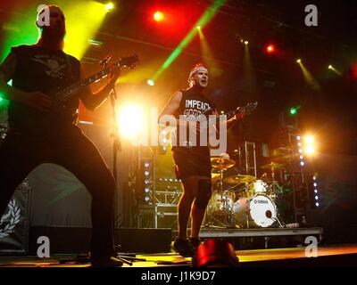 Las Vegas, NV, USA. 21. April 2017. Killswitch Engage für 2017 Las Rageous Festival - Fr, Downtown Las Vegas Events Center, Las Vegas, NV 21. April 2017 auf der Bühne. Bildnachweis: JA/Everett Collection/Alamy Live-Nachrichten Stockfoto