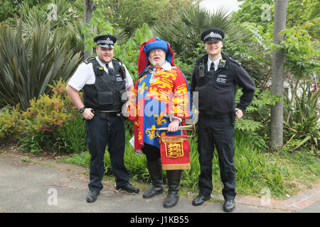 London UK 22. April 2017 Vauxhall Lustgärten inszeniert Stadtausrufer Alan Myatt, das Guiness Buch der Rekorde für die lautesten Ausrufer in London @Paul Quezada-Neiman/Alamy Live News hält Stockfoto