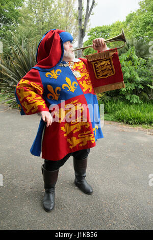 London UK 22. April 2017 Vauxhall Lustgärten inszeniert Stadtausrufer Alan Myatt, das Guiness Buch der Rekorde für die lautesten Ausrufer in London @Paul Quezada-Neiman/Alamy Live News hält Stockfoto