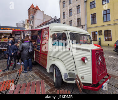 Torun, Polen. 22. April 2017. Fast-Food-Citroen-van am 22. April 2017 Foodtruck Festival in Torun, Polen Credit: Yorgil/Alamy Live-Nachrichten Stockfoto