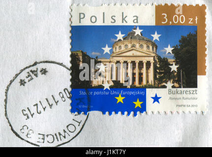 GOMEL, WEIßRUSSLAND, 21. APRIL 2017. Briefmarke gedruckt in Polen zeigt Bild des rumänischen Athenaeum ist ein Konzertsaal im Zentrum von Bukarest, Rumänien, Stockfoto