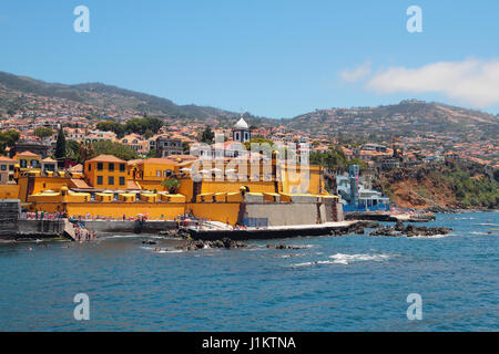 City Beach und der alten Festung. Funchal, Madeira, Portugal Stockfoto