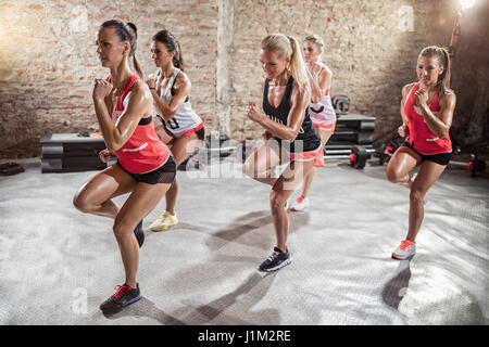 Gruppe von Frauen, die Bewegung, Fitness und gesunde Lebensweise Stockfoto