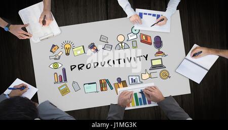Digitalen Verbund von Produktivität Text umgeben von Grafiken und Geschäftsleute die Hände Stockfoto