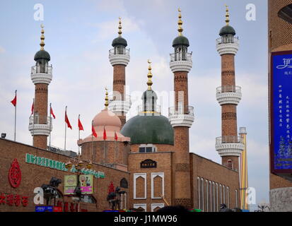 Urumqi wunderschöne Moschee Minarett der ethnischen Minderheit der Uiguren in Xinjiang, China Stockfoto