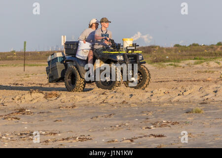 Angeln Ausflug in Galveston East Beach Park im frühen Morgenlicht Stockfoto