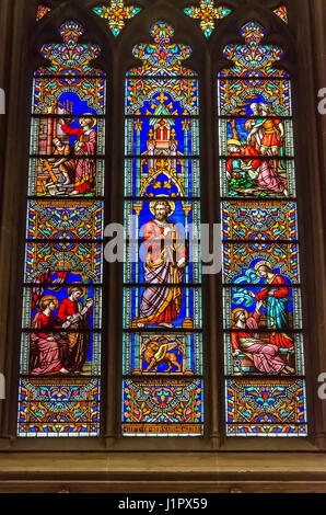 New York, USA – 3. Dezember 2011: Kirchenfenster der St. Patricks Kathedrale in Manhattan, New York City Stockfoto