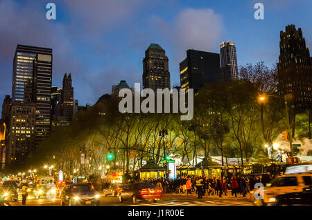 New York, USA – 4. Dezember 2011: Das architektonische Erscheinungsbild der Straßen von New York, eine geschäftige, engen und erstaunliche größte Stadt in den USA Stockfoto