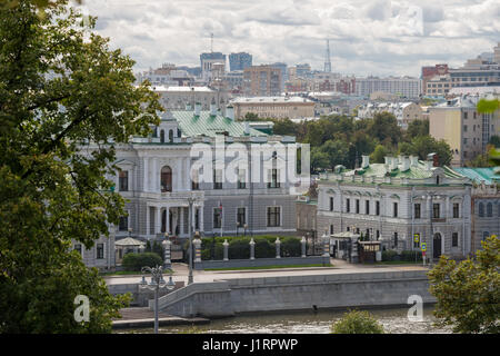 Blick auf die Böschung Sofia und der britischen Botschaft aus dem Gebiet der Moskauer Kreml Stockfoto