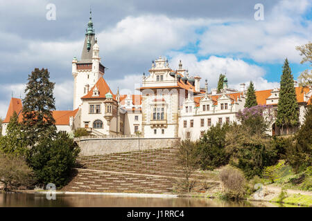 Prag die Burg Pruhonice mit einem großen Park befindet sich in der Nähe von Prag, Tschechische Republik Stockfoto