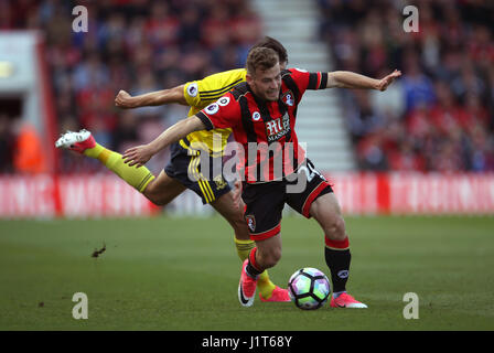 AFC Bournemouth Ryan Fraser Kämpfe um den Ball in der Premier League match bei der Vitalität Stadion, Bournemouth. Stockfoto