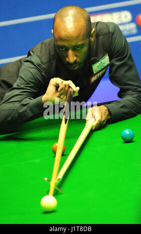 Rory McLeod in seinem Match gegen Stephen Maguire am Tag acht der Betfred Snooker-WM am Crucible Theatre in Sheffield. Stockfoto