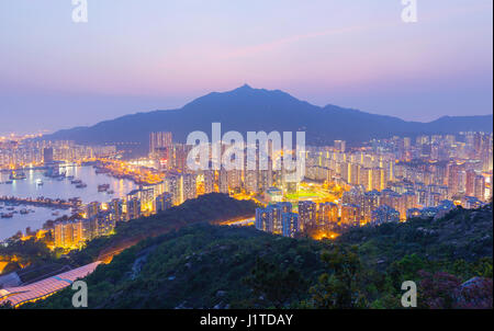 Hong Kong Tuen Mun Innenstadt bei Sonnenuntergang Stockfoto