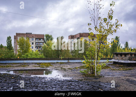 Blick vom Dach des High School Nr. 2 in Pripyat Geist Stadt von Tschernobyl Kernenergie Pflanze Zone der Entfremdung um Reaktorkatastrophe, Ukraine Stockfoto