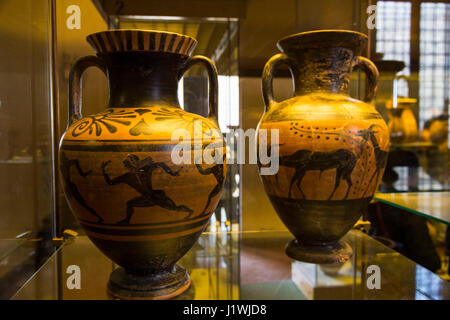 Schwarzfigurige Keramik war eines der Formate von Vasen aus dem 7. bis 5. Jahrhundert produziert und in etruskischen Gräber in Tarquinia gefunden. Stockfoto