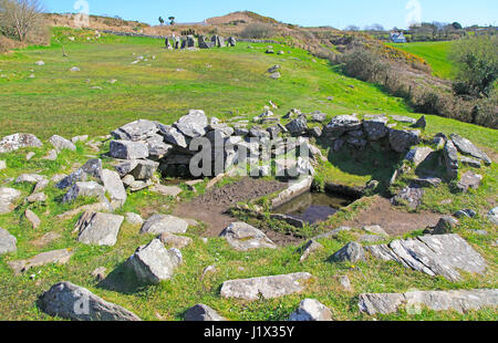 Fulacht Fiadh Wassertrog und Kamin Gebäude am Drombeg Steinkreis, County Cork, Irland, Republik Irland Stockfoto