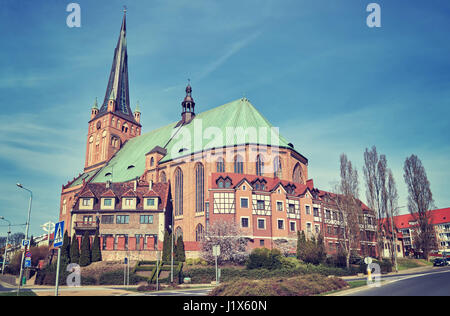 Vintage getönten Foto der Kathedrale Basilica of St. James den Apostel in Stettin, Polen. Stockfoto