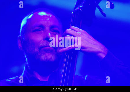 Dave Holland (geboren 1. Oktober 1946 in Wolverhampton) ist ein britischer jazz-Bassist und Komponist, der ein prominenter Vertreter der Avantgarde Jazz. NEA Stockfoto