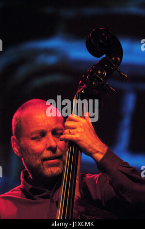 Dave Holland (geboren 1. Oktober 1946 in Wolverhampton) ist ein britischer jazz-Bassist und Komponist, der ein prominenter Vertreter der Avantgarde Jazz. NEA Stockfoto