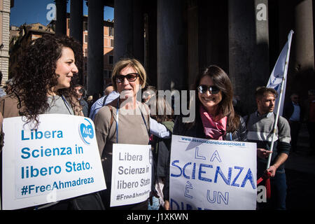 Rom, Italien. 22. April 2017. Hundert Menschen nahmen an der 2017 Earth Day in Rom unter dem Motto "Marsch für die Wissenschaft" gehörte es täglich weltweit, in vielen Städten auf der ganzen Welt statt. Bildnachweis: Andrea Ronchini/Pacific Press/Alamy Live-Nachrichten Stockfoto