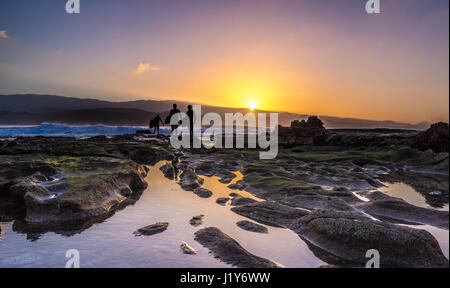 Sonnenuntergang am Strand von El Confital, Halbinsel La Isleta, Gran Canaria, Spanien Stockfoto