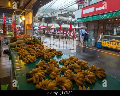 Wulai, Taiwan - 9. Oktober 2016: Typisch lokalen Basar in Taiwan mit vielen lokalen Produkten Stockfoto