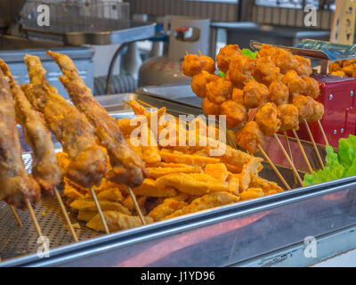 Wulai, Taiwan - 9. Oktober 2016: Typisch lokalen Basar in Taiwan mit vielen lokalen Produkten Stockfoto