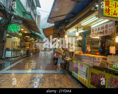 Wulai, Taiwan - 9. Oktober 2016: Typisch lokalen Basar in Taiwan mit vielen lokalen Produkten Stockfoto