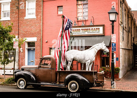 1941 Chevy Pickup-Truck, harte Zeiten Cafe, 1404 King Street, Old Town Alexandria, Virginia Stockfoto