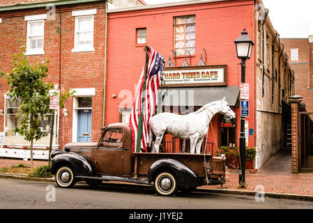 1941 Chevy Pickup-Truck, harte Zeiten Cafe, 1404 King Street, Old Town Alexandria, Virginia Stockfoto