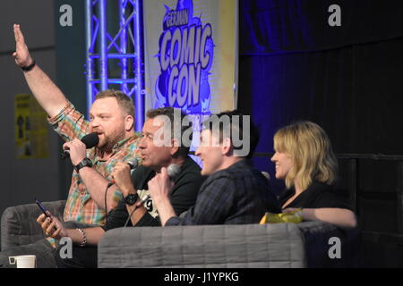 Frankfurt am Main, Deutschland. 22. April 2017. Gotham Akteure auf den deutschen Comic Con Frankfurt Kredit: Markus Wissmann/Alamy Live News Stockfoto