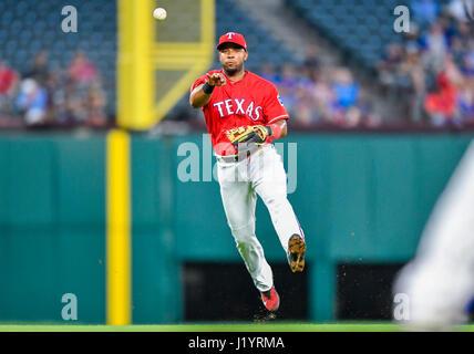 20. April 2017: Texas Rangers Shortstop Elvis Andrus #1 bei einem MLB-Spiel zwischen den Kansas City Royals und die Texas Rangers im Globe Life Park in Arlington, TX Texas Kansas City in 13 Innings durch 1-0 Albert Pena/CSM besiegt Stockfoto