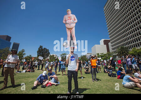 Los Angeles, USA. 22. April 2017. März für die Wissenschaft, die Innenstadt von Los Angeles, Earth Day, 22. April 2017 Credit: Bürger des Planeten/Alamy Live-Nachrichten Stockfoto