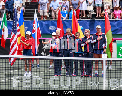 22. April 2017 - Wesley Chapel, Florida, USA-Team während der Eröffnungsfeier des Fed Cup World Group Halbfinales zwischen der Tschechischen Republik und den Vereinigten Staaten im Saddlebrook Resort USA-The. Del Mecum/CSM Stockfoto