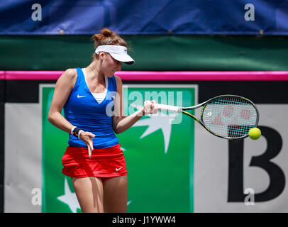 22. April 2017 - Wesley Chapel, Florida, USA - Marketa Vondrousova im zweiten Match mit CoCo Vandeweghe im Fed Cup World Group Halbfinale zwischen der Tschechischen Republik und den Vereinigten Staaten im Saddlebrook Resort. Del Mecum/CSM Stockfoto