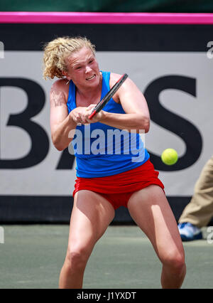 22. April 2017 - Wesley Chapel, Florida, USA - Katerina Siniakova im ersten Spiel mit Shelby Rogers im Fed Cup World Group Halbfinale zwischen der Tschechischen Republik und den Vereinigten Staaten im Saddlebrook Resort. Del Mecum/CSM Stockfoto