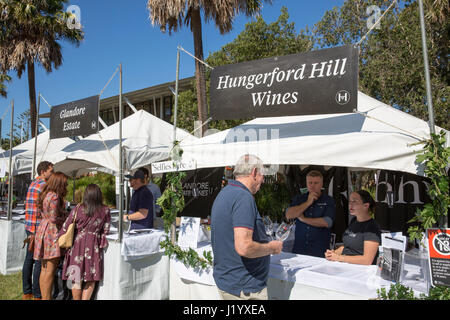 Sydney, Australien. 23. April 2017. Sonntag, 23. April 2017. Die Sehenswürdigkeiten und Geräusche der Hunter Valley Wein Winzer kommen in Avalon auf Sydneys Nordstrände für ein Essen und Wein Festival Veranstaltung. Sydney, Australien-Credit: Martin Beere/Alamy Live News Stockfoto