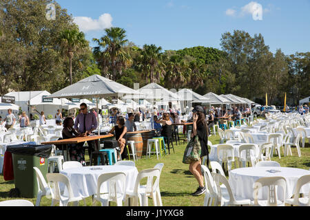 Sydney, Australien. 23. April 2017. Sonntag, 23. April 2017. Die Sehenswürdigkeiten und Geräusche der Hunter Valley Wein Winzer kommen in Avalon auf Sydneys Nordstrände für ein Essen und Wein Festival Veranstaltung. Sydney, Australien-Credit: Martin Beere/Alamy Live News Stockfoto