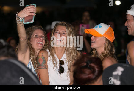 Miami, FL, USA. 22. April 2017. Fans während der 1. jährliche Kaya Fest im Bayfront Park Amphitheater in Miami. 22. April 2017. Bildnachweis: Aaron Gilbert/Medien Punch/Alamy Live-Nachrichten Stockfoto