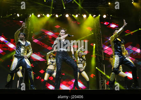 Sydney, NSW, Australien. 22. April 2017. Bollywood-Superstar Sonakshi Sinha erklingt in der Da-Bangg Tour bei der Qudos Bank Arena Credit: Christopher Khoury/Australier / Presse/ZUMA Draht/Alamy Live News Stockfoto