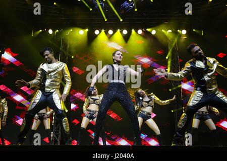 Sydney, NSW, Australien. 22. April 2017. Bollywood-Superstar Sonakshi Sinha erklingt in der Da-Bangg Tour bei der Qudos Bank Arena Credit: Christopher Khoury/Australier / Presse/ZUMA Draht/Alamy Live News Stockfoto