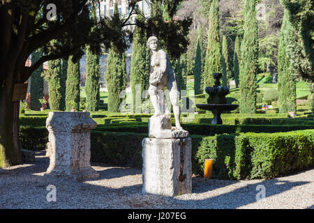 VERONA, Italien - 27. März 2017 - Landschaft Giusti Gartens in Verona Stadt im Frühjahr. Giusti Garten ist der italienische Renaissancegarten, war es pla Stockfoto