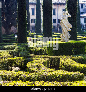 VERONA, Italien - Landschaftsgestaltung 27. März 2017 - Giusti Garten in Verona Stadt im Frühjahr. Giusti Garten ist der italienische Renaissancegarten, es Stockfoto