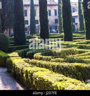 VERONA, Italien - 27. März 2017 - Giusti Garten (Giardino Giusti) in Verona Stadt im Frühjahr. Giusti Garten ist der italienische Renaissancegarten, es wa Stockfoto