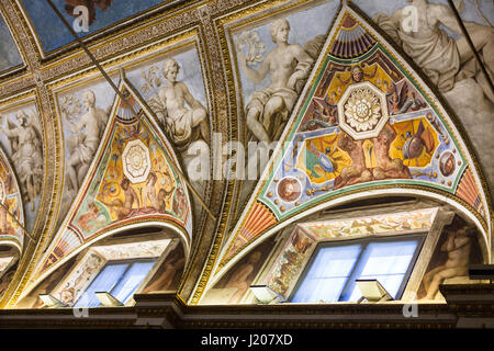 MANTUA, Italien - 31. März 2017: Deckengemälde in Corte Vecchia des Ducal Palace Museum in Mantua Stadt. Ducal Palast verfügt über mehr als 950 Zimmer und Stockfoto