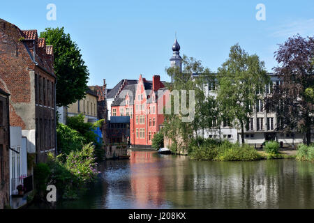 Historischen Zentrum der Stadt in Tag des Gentse Feesten in der Nähe von Wasser in Gent, Belgien am 20. Juli 2016 Stockfoto